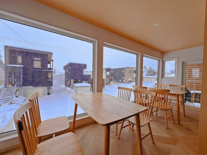 Snowball Hostel