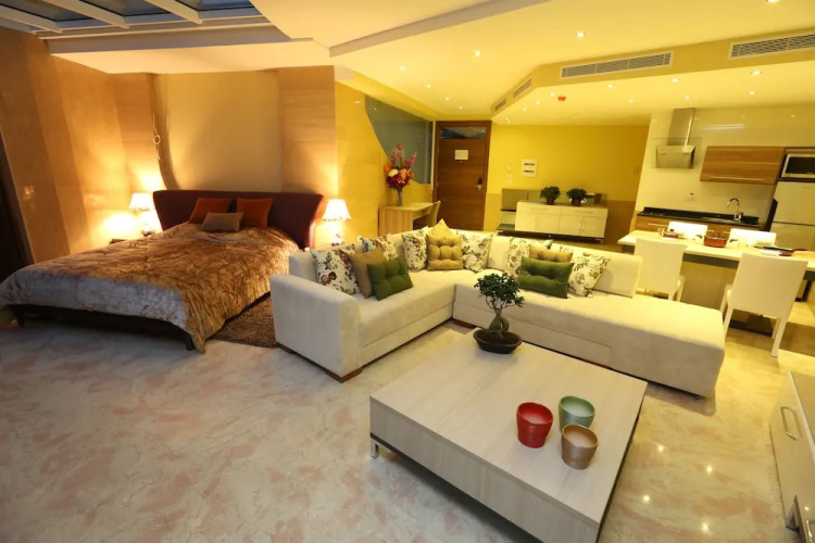 Delora Hotel and Suites