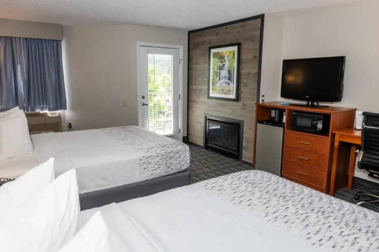 Standard Quadruple room with balcony