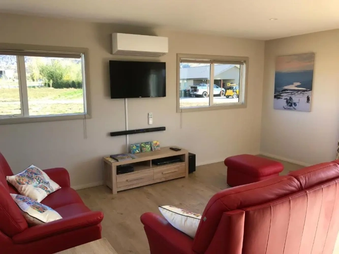 3 Bedrooms Cottage