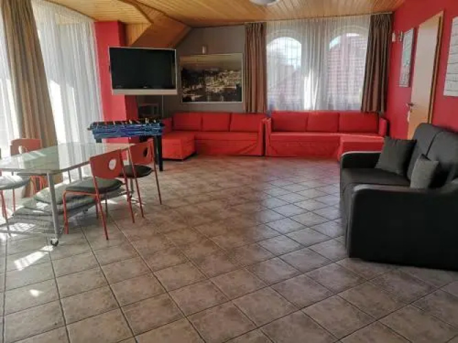 Universtreet Apartman