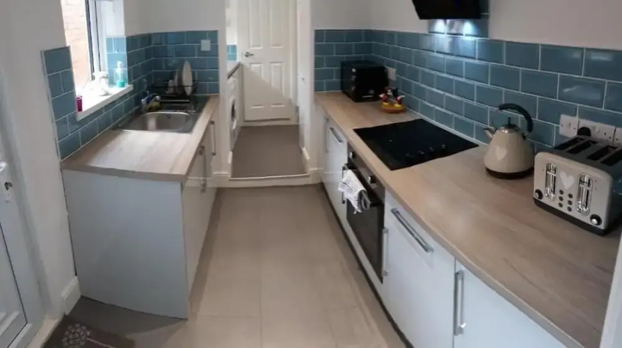 Bright & Comfy 3-Bedroom Flat in Kexgill