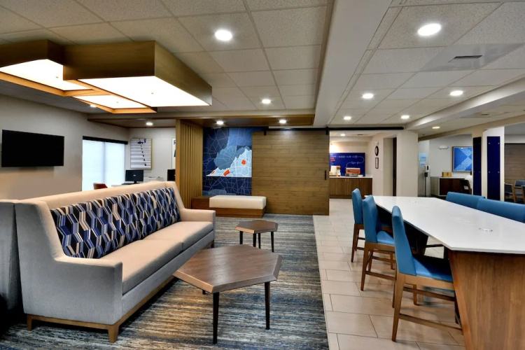 Holiday Inn Express Richmond I-64 @ Innsbrook