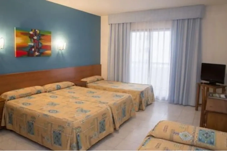 Standard Quadruple room with balcony