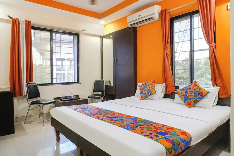 Fabhotel Royal Residency - Nr Phoenix mall