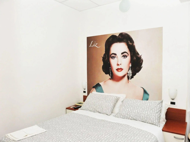 Hotel Lady