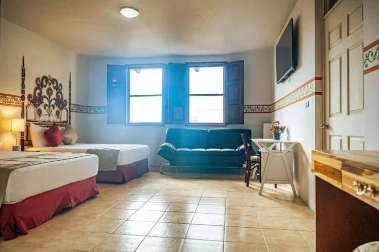 Standard Triple room