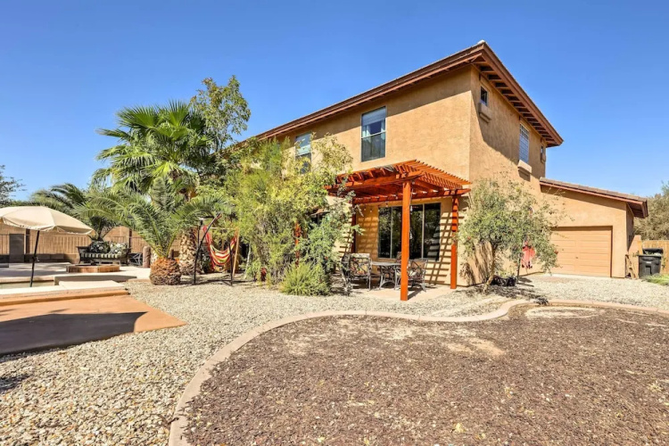 Stunning Pool & Patio: Spacious Chandler Oasis!