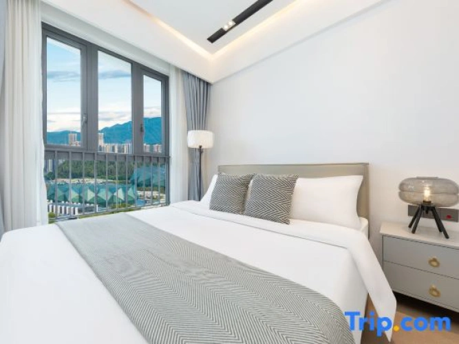 1 Bedroom Apartment with balcony and with city view