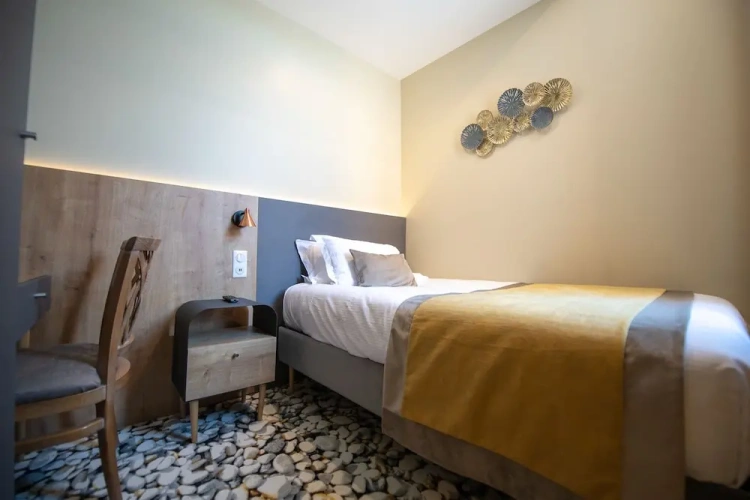 Classic Single room with garden view
