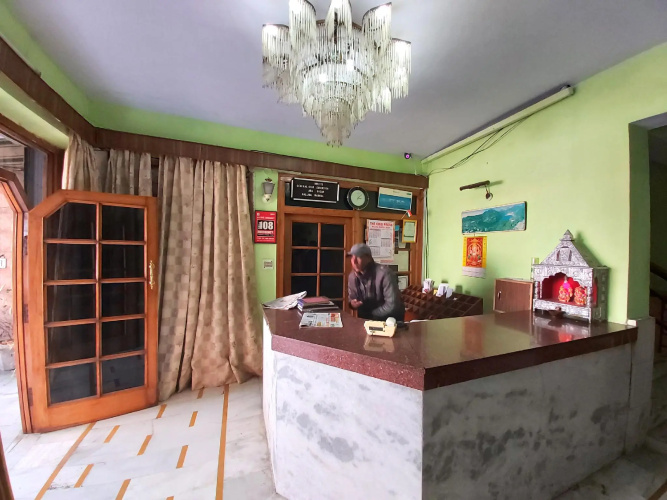 Goroomgo Radha Continental Nainital