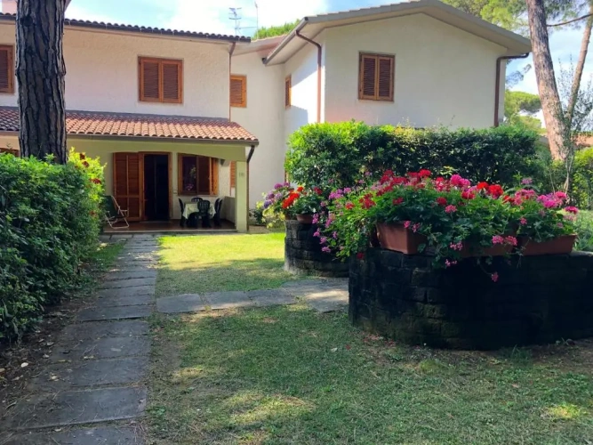 3 Bedrooms Villa