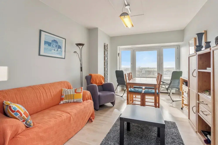 Flat in Blankenberge With Marina Views