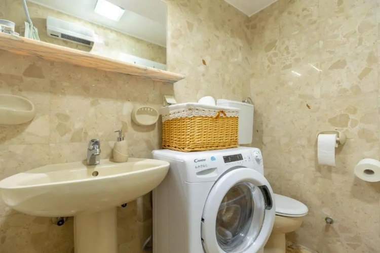 2 Bedrooms Apartment