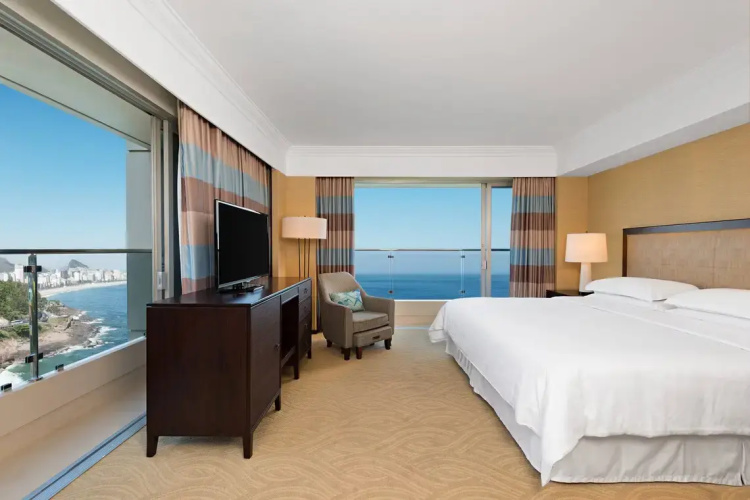 Executive Double Suite with balcony and oceanfront