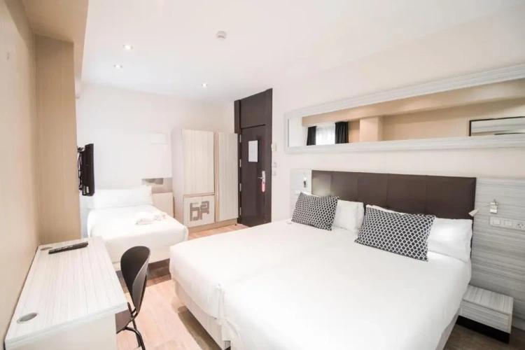 Triple room