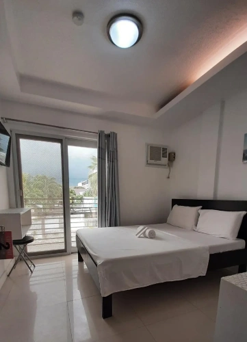 Standard Twin room with street view