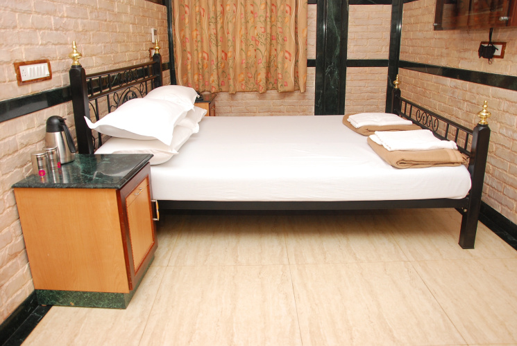 Hotel Hira
