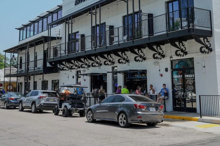 Hotel Mojo - Ocean Springs, MS