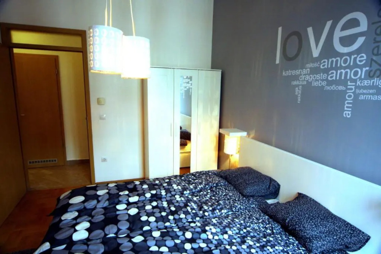 Gozsdu Apartment
