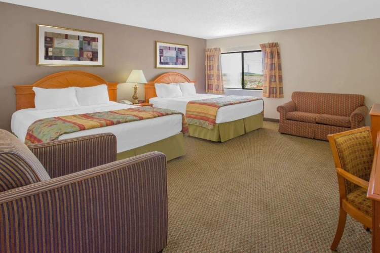 Standard Quadruple room