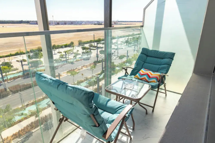 Bloomfields Lavish STU in Oasis Masdar