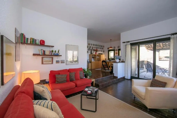 3 Bedrooms Cottage
