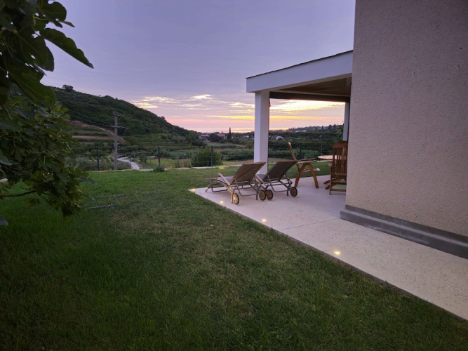 Sea View Apartment Mirjam