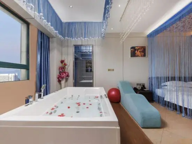 Ailunbao Hotel