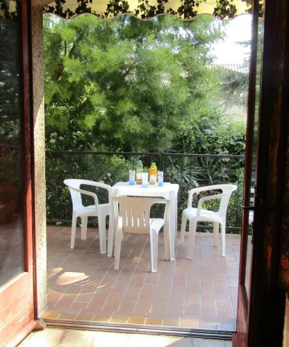 CHAMBRE dans Villa