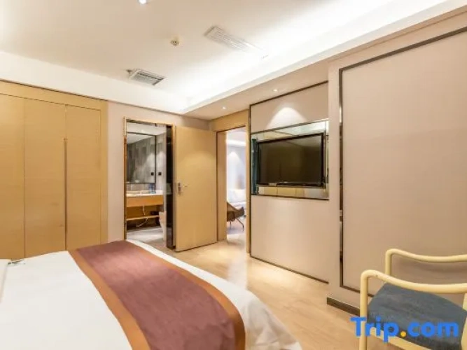 Quadruple Suite