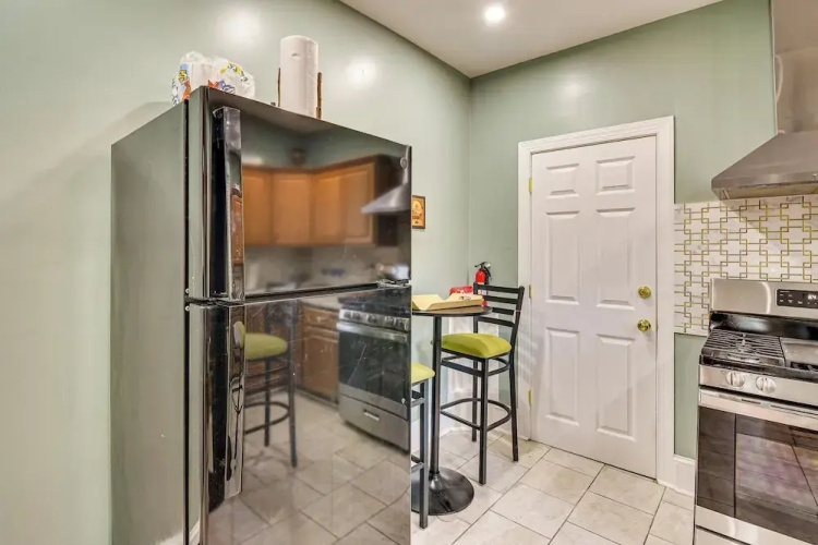 Walkable Neighborhood: Updated Morton Home!