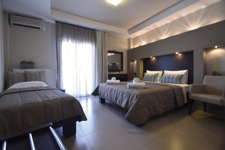 Standard Triple room with sea view