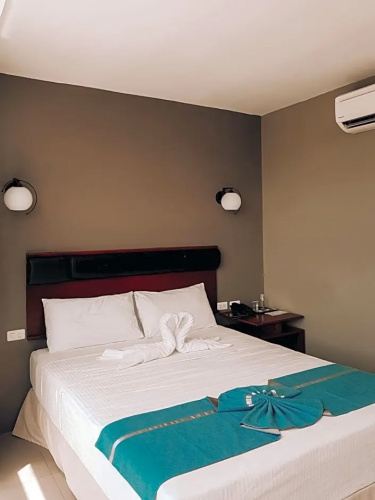 Dosi Hotel Ph