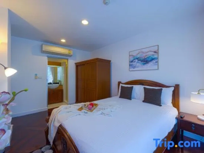 2 Bedrooms Apartment