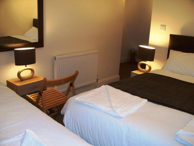 Standard Triple room