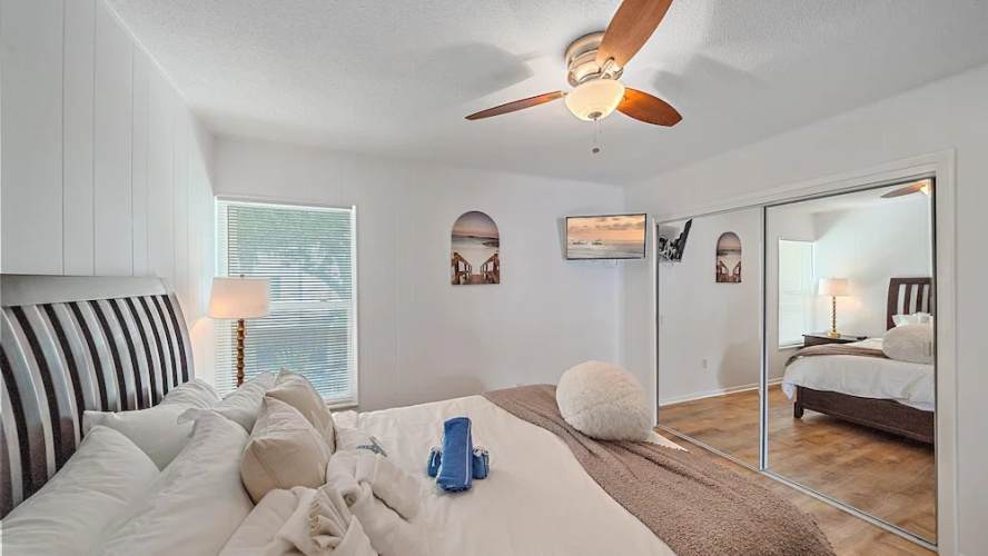 Siesta Sea Gem 2 Bedroom Condo by RedAwning