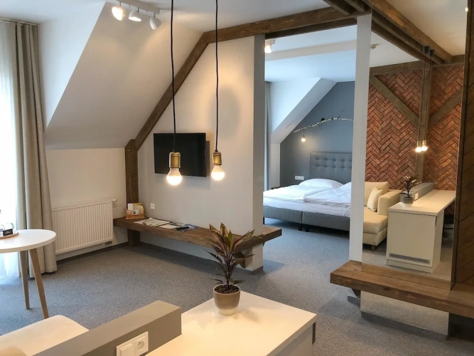 Deluxe Double Suite with lake view