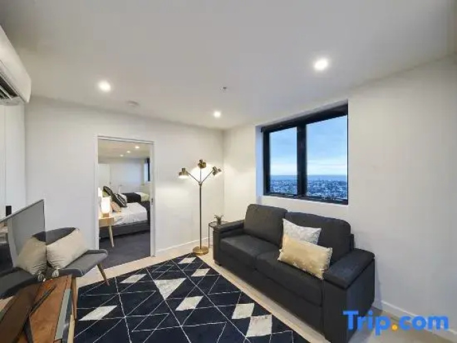 Mega Style Apartments The International
