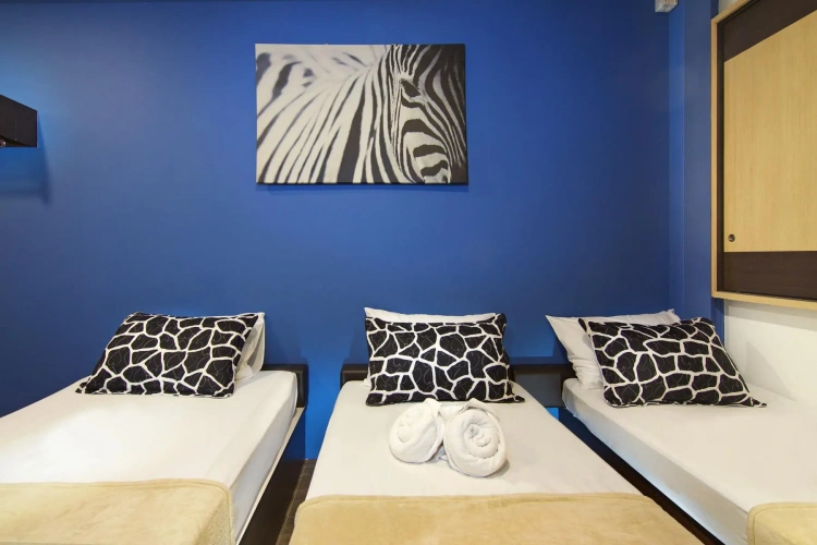 Standard Triple room