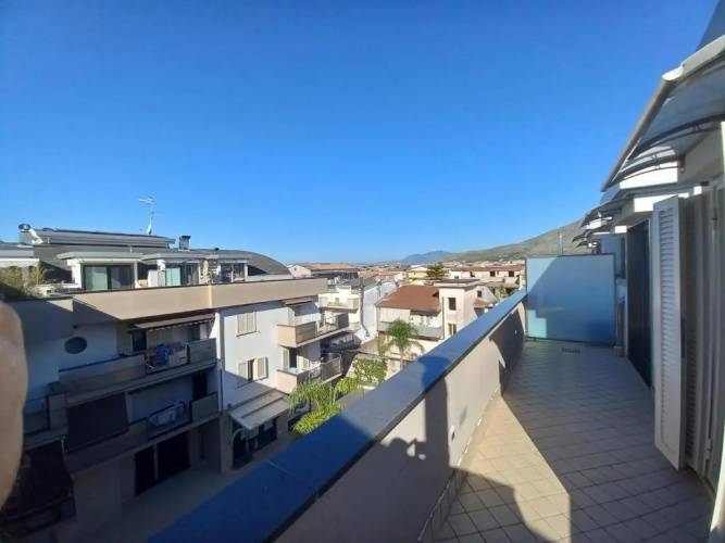 Appartamento vicino Reggia e Anfiteatro con garage