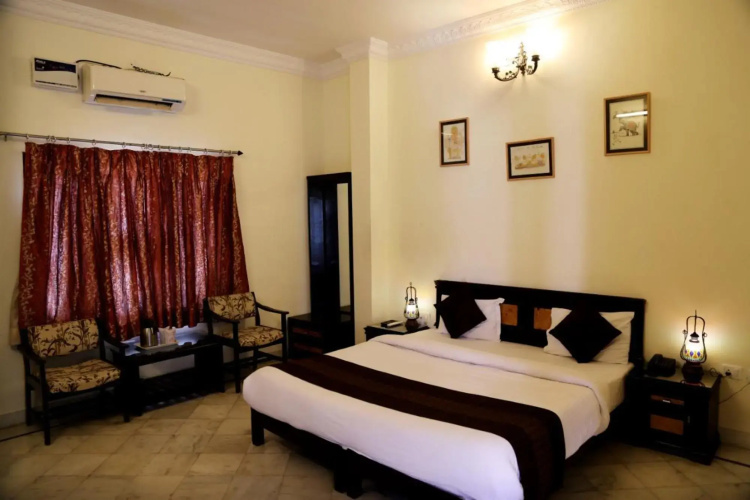 Hotel Karan Villas