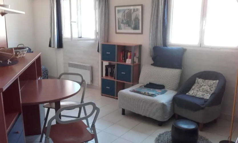 22 Place Saint-Roch