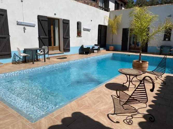 Apartment with pool view
