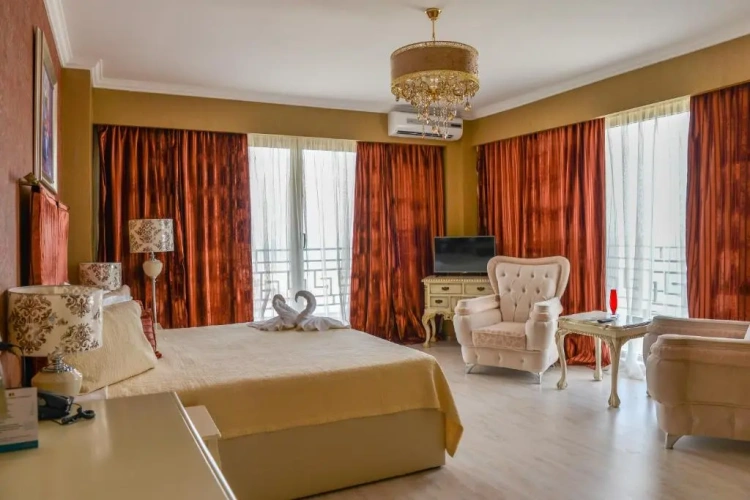 Luxury Suite