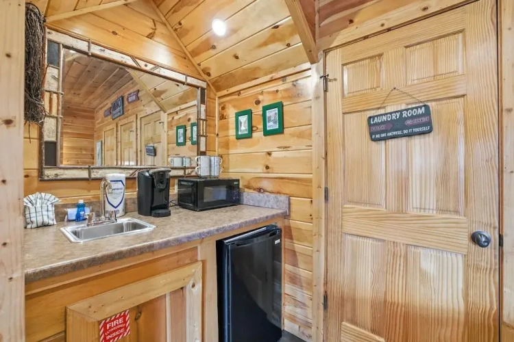 4 Bedrooms Cottage