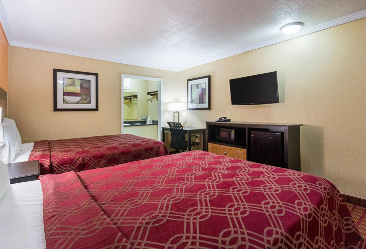 Rodeway Inn West Dodge