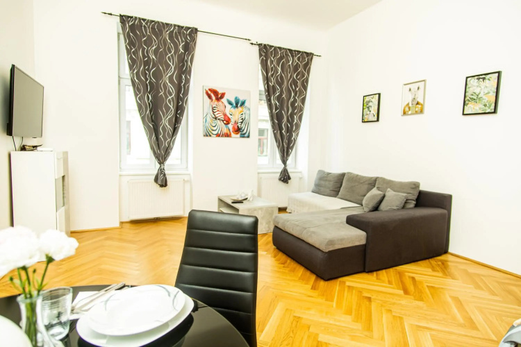 Raimond Apartment