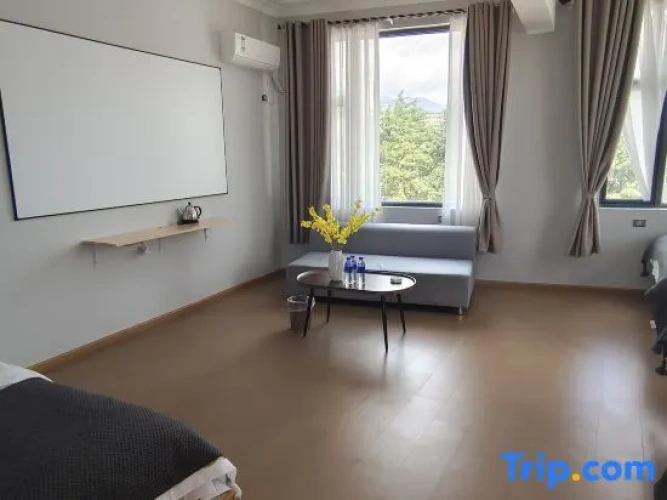 Deluxe Family Suite