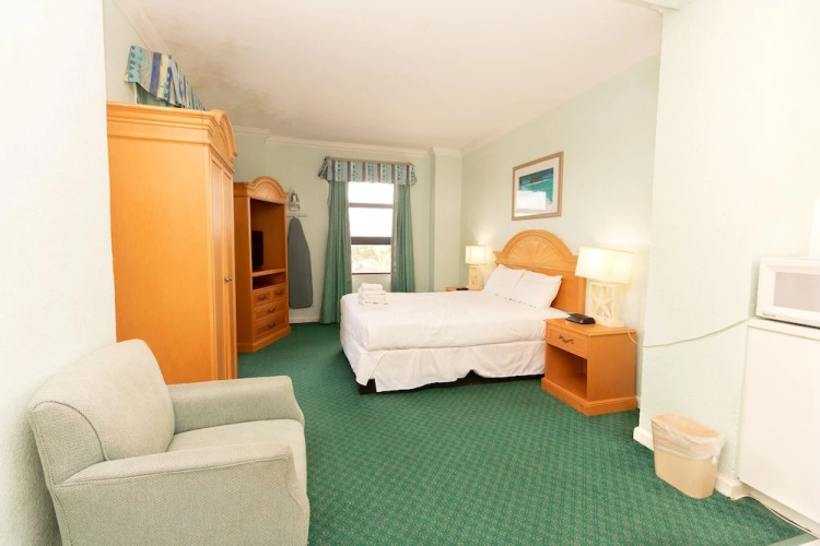 650 Studio Apartment Hollywood Beach